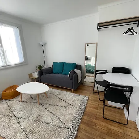 Cosy - Au Pied Du Tram - Parking - Wifi Rezé