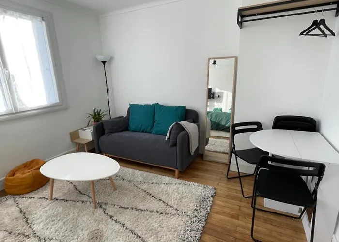 Cosy - Au Pied Du Tram - Parking - Wifi Rezé