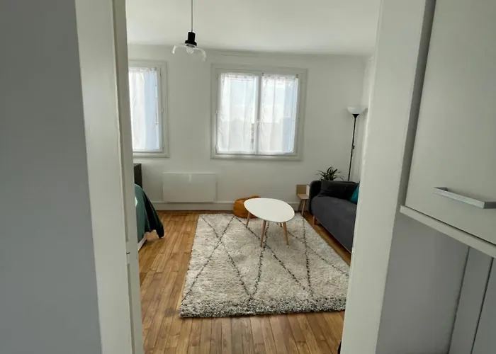 Cosy - Au Pied Du Tram - Parking - Wifi * Rezé